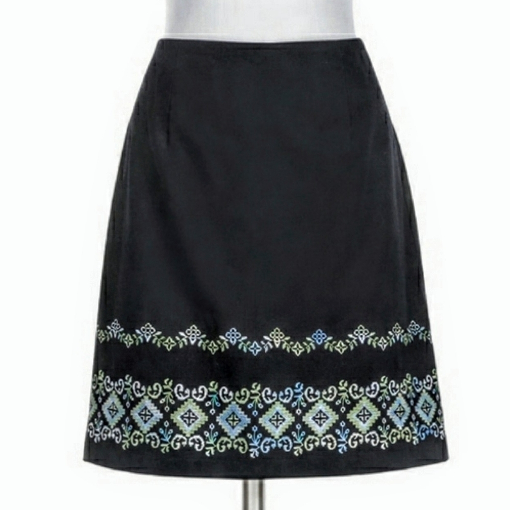 ANN TAYLOR Black Embroidered Hem Skirt 4P Petite Cotton A‑Line PETITE